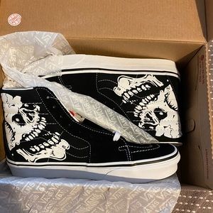 Vans Sk8 Hi’s with Skull